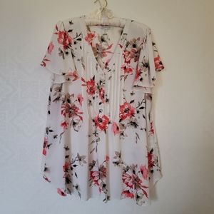 Rose + Olive 1X Short-sleeved White Floral Blouse